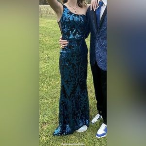 Sequin windsor dress